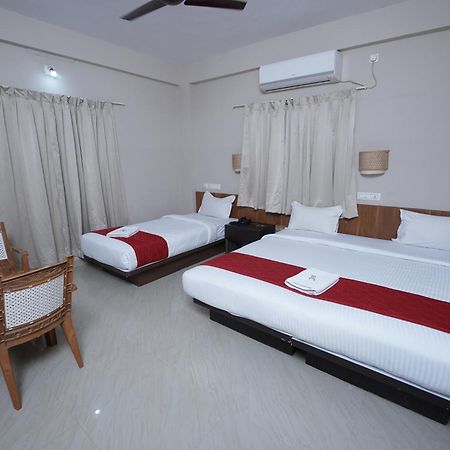 Dreams Airport Residency Villa Nedumbassery Kültér fotó